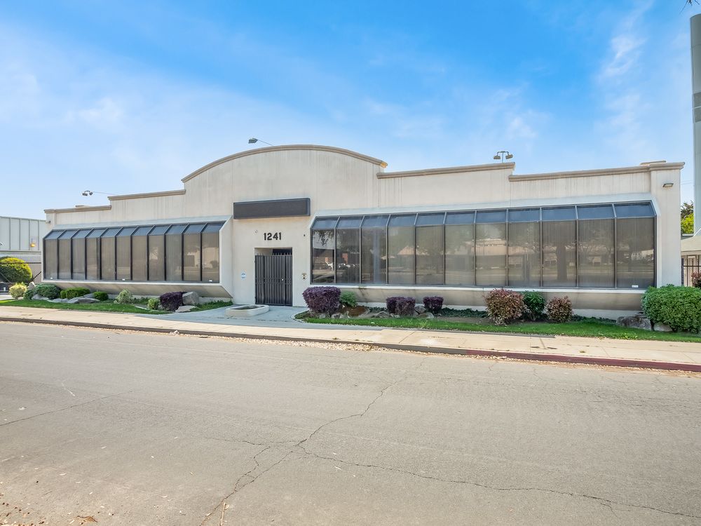Professional Office Space Located Off Shaw Ave: 1241 E Shaw Ave, Fresno, CA 93710